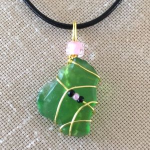 Vintage Beaded Green and Pink Pendant Necklace